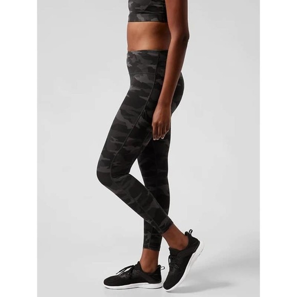 Athleta Ultimate Stash Pocket Camo High-Rise Pull-On 7/8 Tight Legging Black XSP - Picture 3 of 15